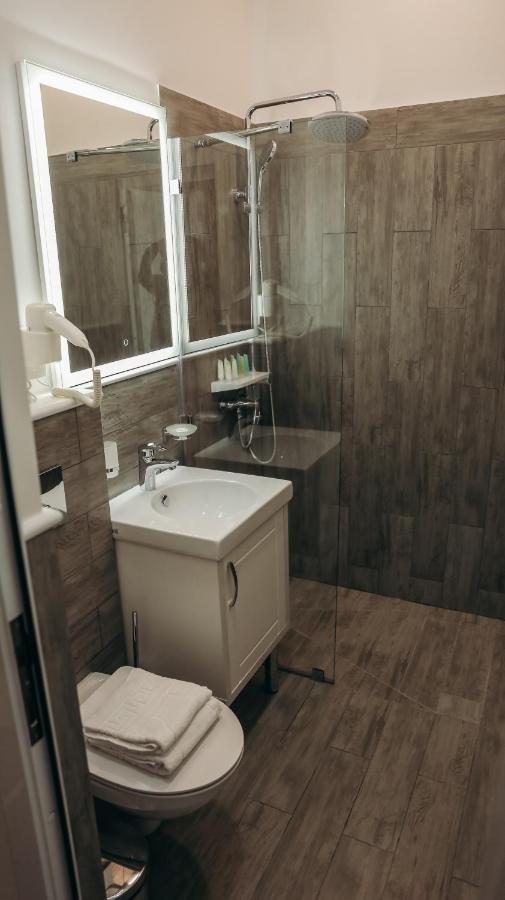 7 Boutique Hotel Оскемен Екстер'єр фото